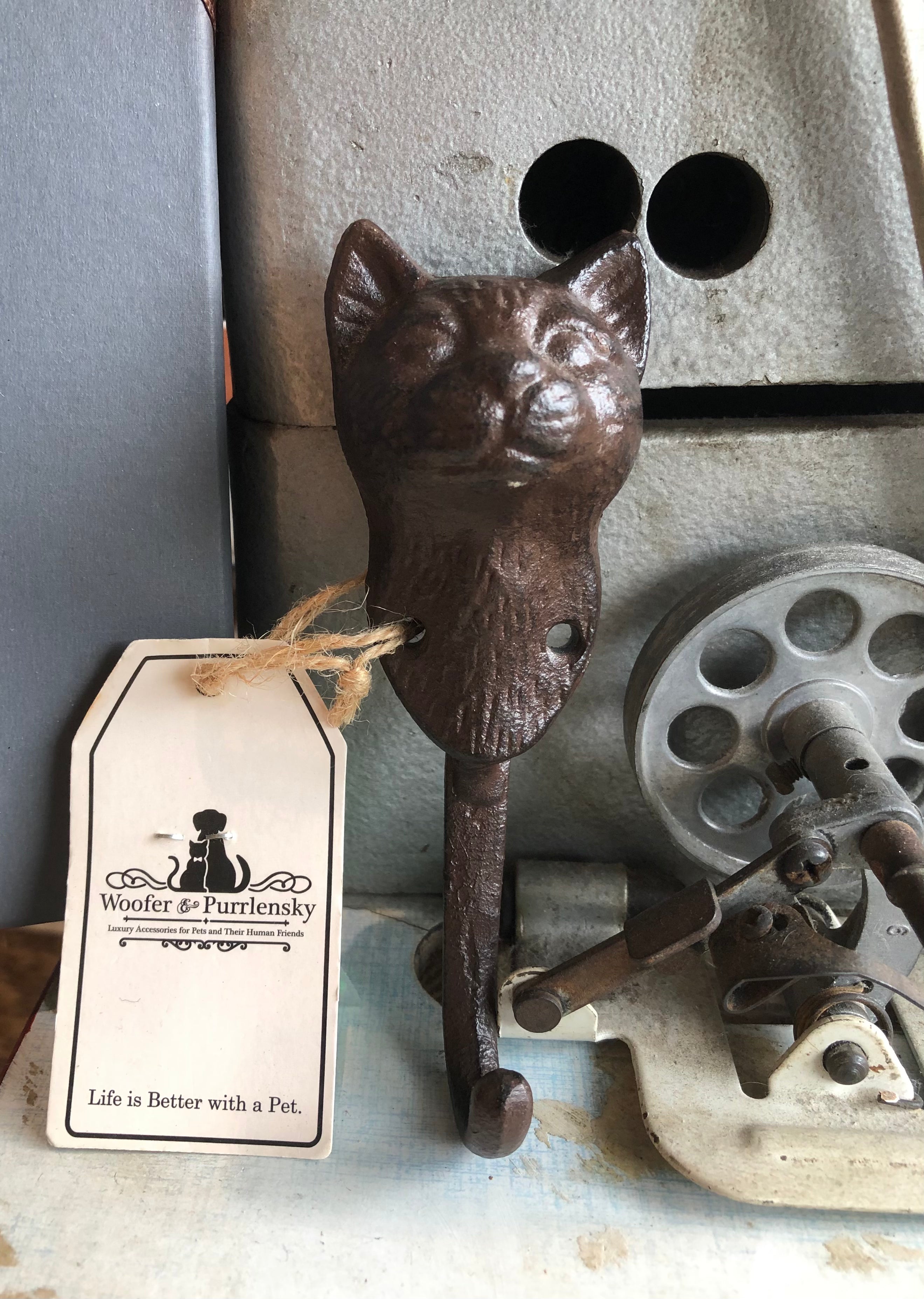 Cast Iron Cat Hanger – WOOFER&PURRLENSKY