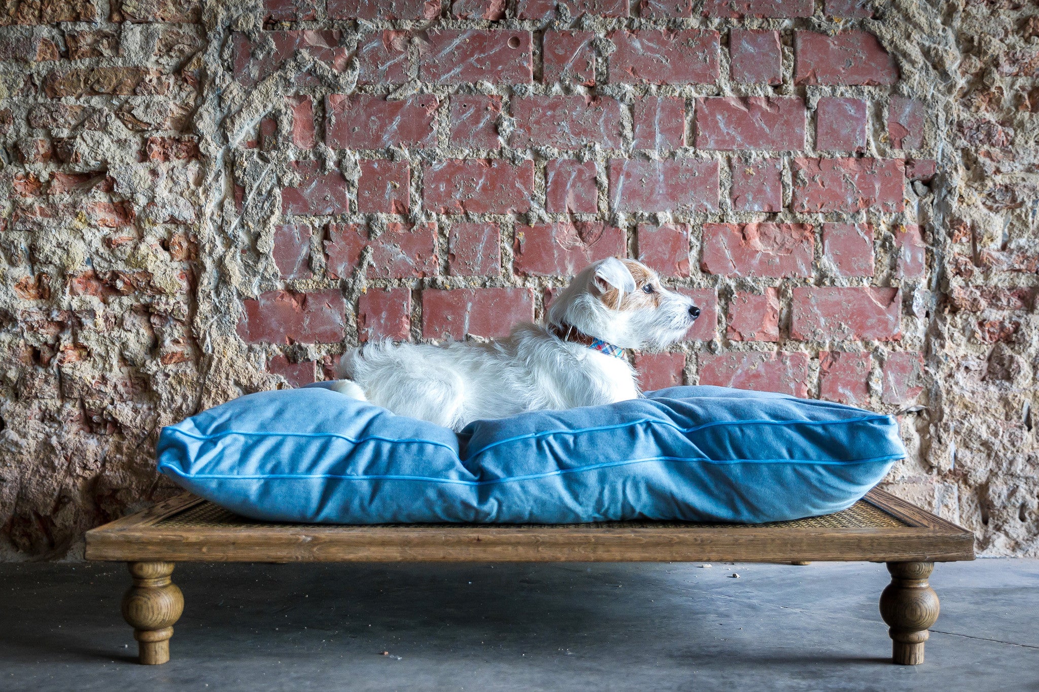 Valor Handcrafted Wooden Platform Bed (Cushion Included)